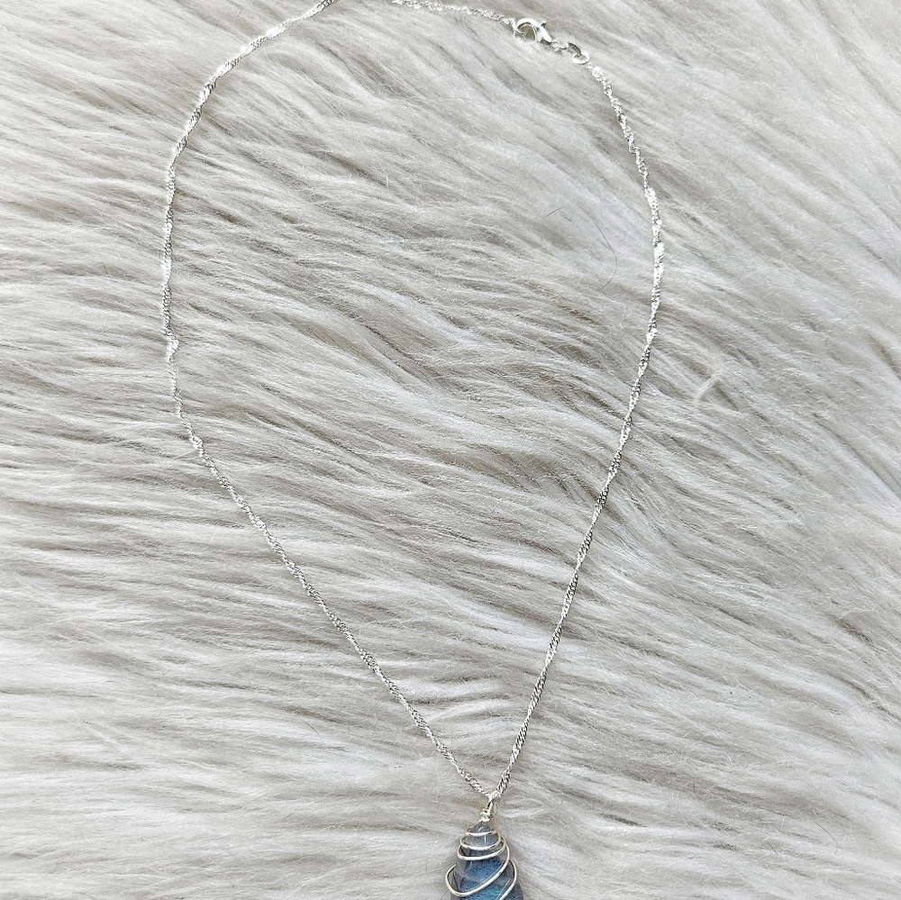 925 Labradorite Necklace - Picture 3 of 5